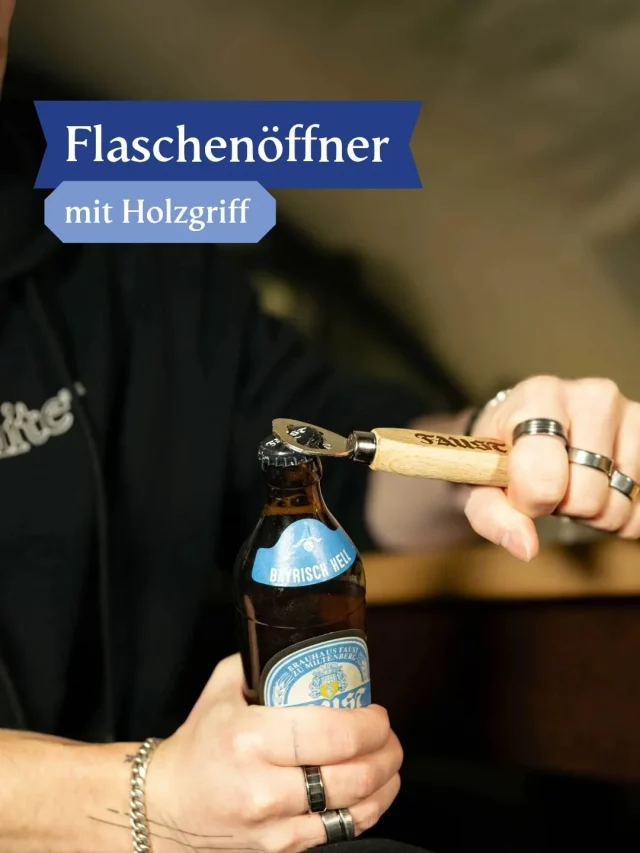 Durst, aber kein Flaschenöffner zur Hand? 🍺 Keine Sorge – unser Flaschenöffner mit Holzgriff ist klein, handlich und immer bereit für deinen nächsten Biermoment.

Ob unterwegs, beim Grillen oder gemütlich zuhause: Mit dem passenden Öffner schmeckt das nächste Bier direkt noch besser. 😉

Unser Flaschenöffner fehlt dir noch? Dann schlag zu: Erhältlich bei uns im Brauereiladen oder rund um die Uhr im Online-Shop. 🛒💻 Einfach den Link in der Bio klicken und dir deinen neuen Flaschenöffner sichern!

#brauhausfaust #merch #miltenberg