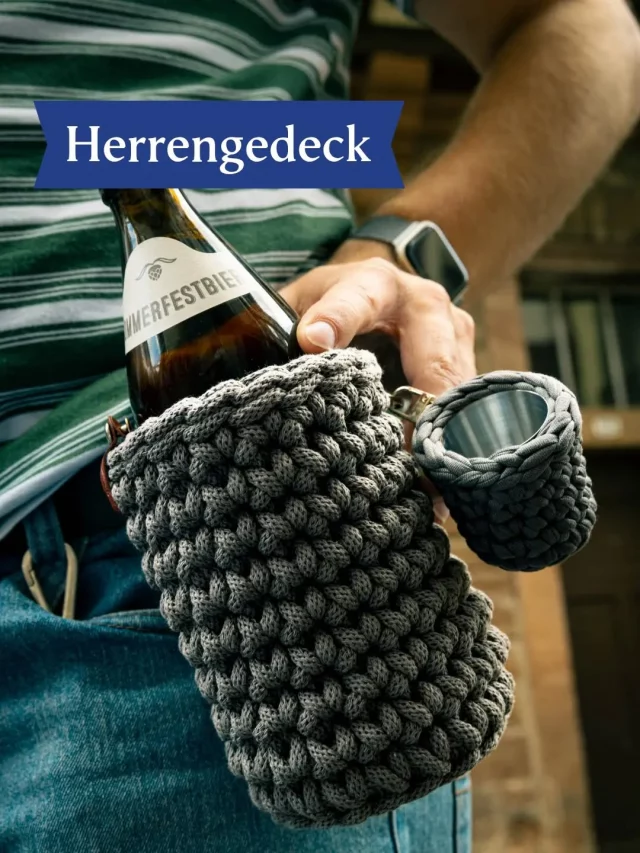 Zwei Klassiker, ein perfektes Duo! 🍺🥃 Unser Herrengedeck vereint Biergenuss und einen passenden Begleiter. Ob zum Anstoßen mit Freunden oder als kleine Auszeit vom Alltag: Dieses Set bringt Brauhaus-Feeling direkt zu dir nach Hause. 😍 Einzigartig, handgefertigt, formstabil und besonders strapazierfähiges Material – Mit dem Faust Herrengedeck immer die Hände freihalten!

Unser Herrengedeck fehlt dir noch? Dann schau vorbei: Erhältlich bei uns im Brauereiladen oder rund um die Uhr im Online-Shop. 🛒💻 Einfach den Link in der Bio klicken und dir dein Set sichern!

#brauhausfaust #merch #miltenberg
